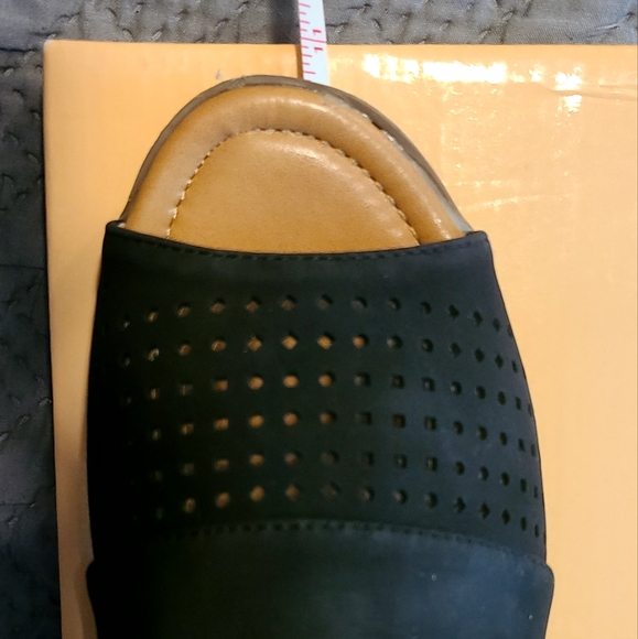 AMS Black Perforated Oscar D'Orsay Laser Cutout Round Open Toe Flats 8.5 - Picture 6 of 6